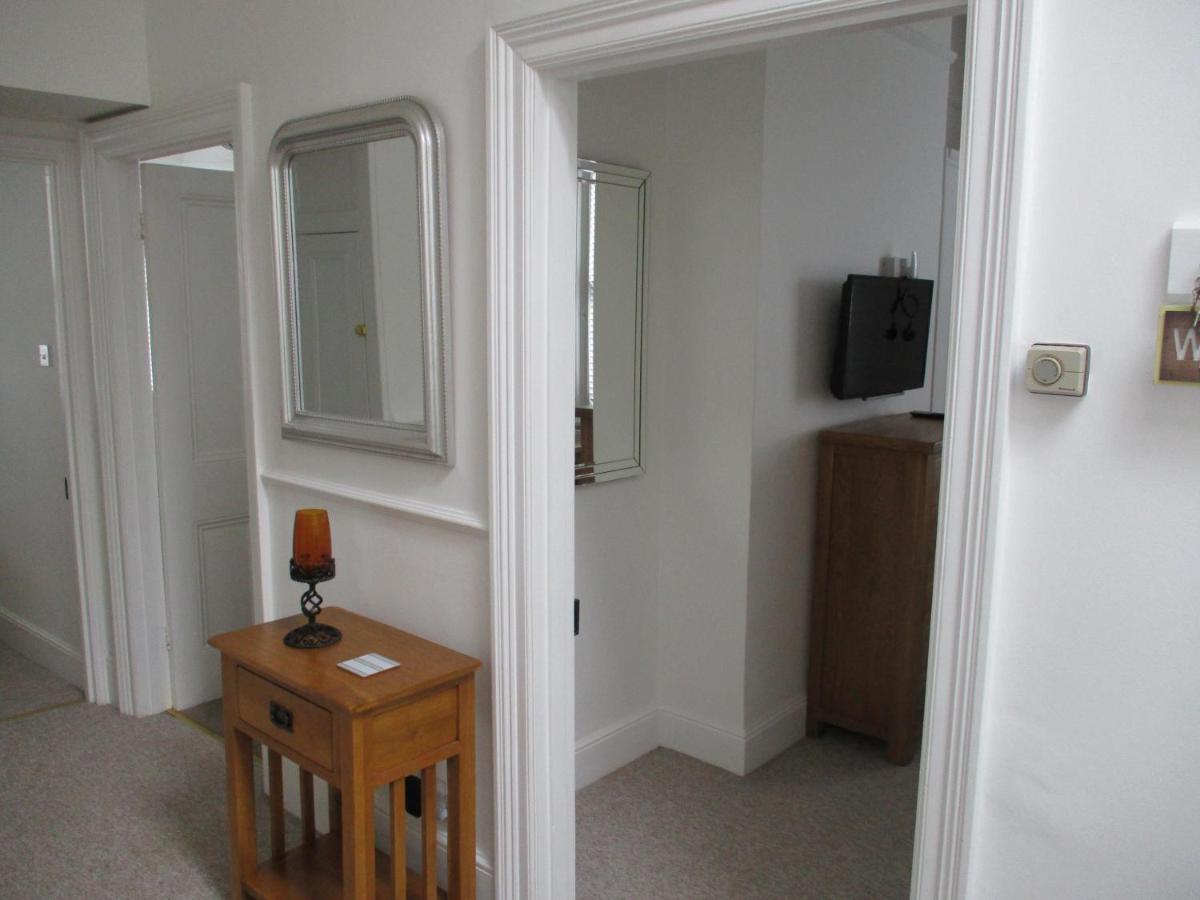 Lovely Spacious 3 Bedded First Floor Apartment Ryde  Exterior photo