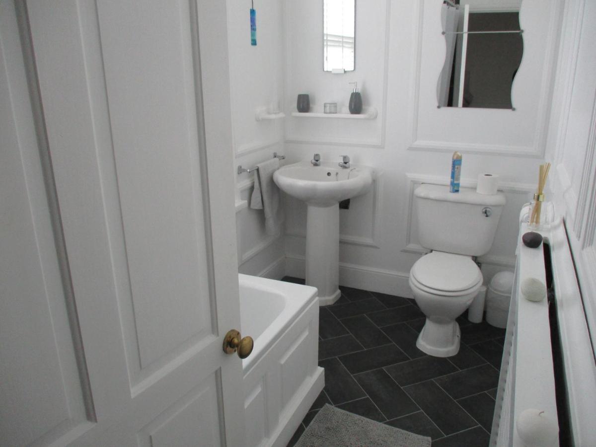 Lovely Spacious 3 Bedded First Floor Apartment Ryde  Exterior photo